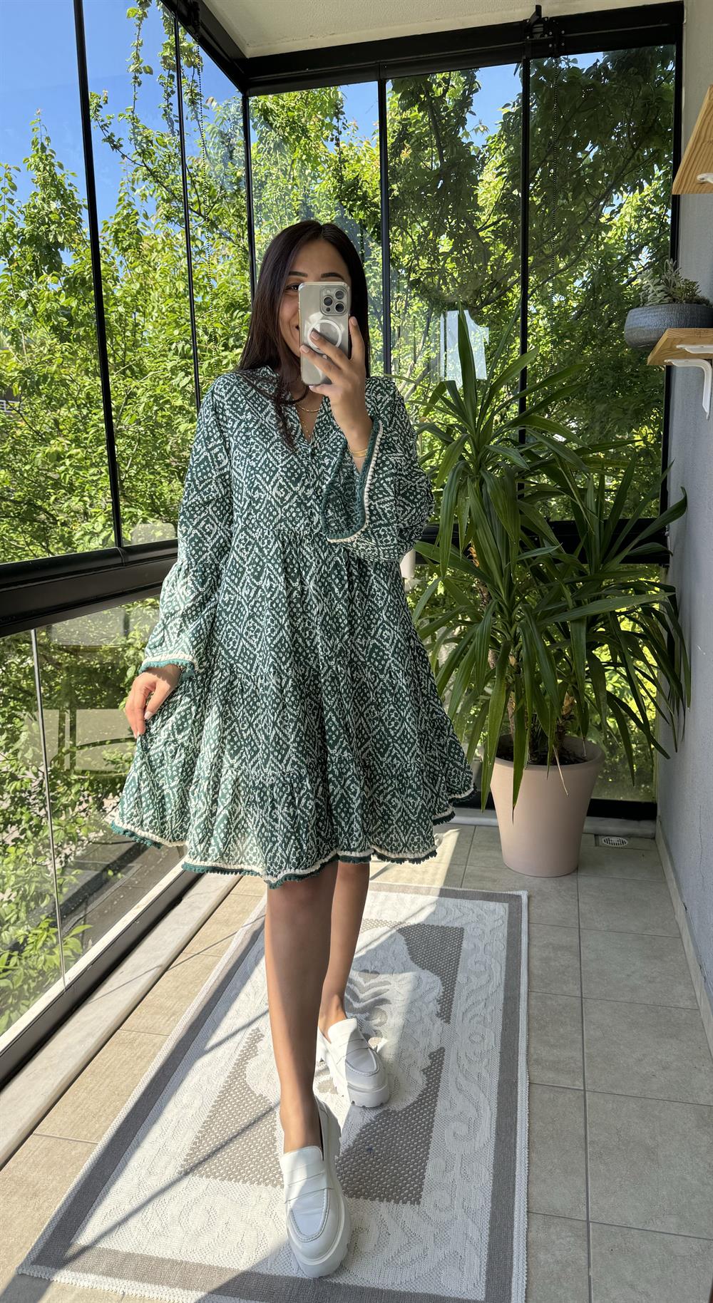 Dantelsiz Ponponlu Elbise Yeşil