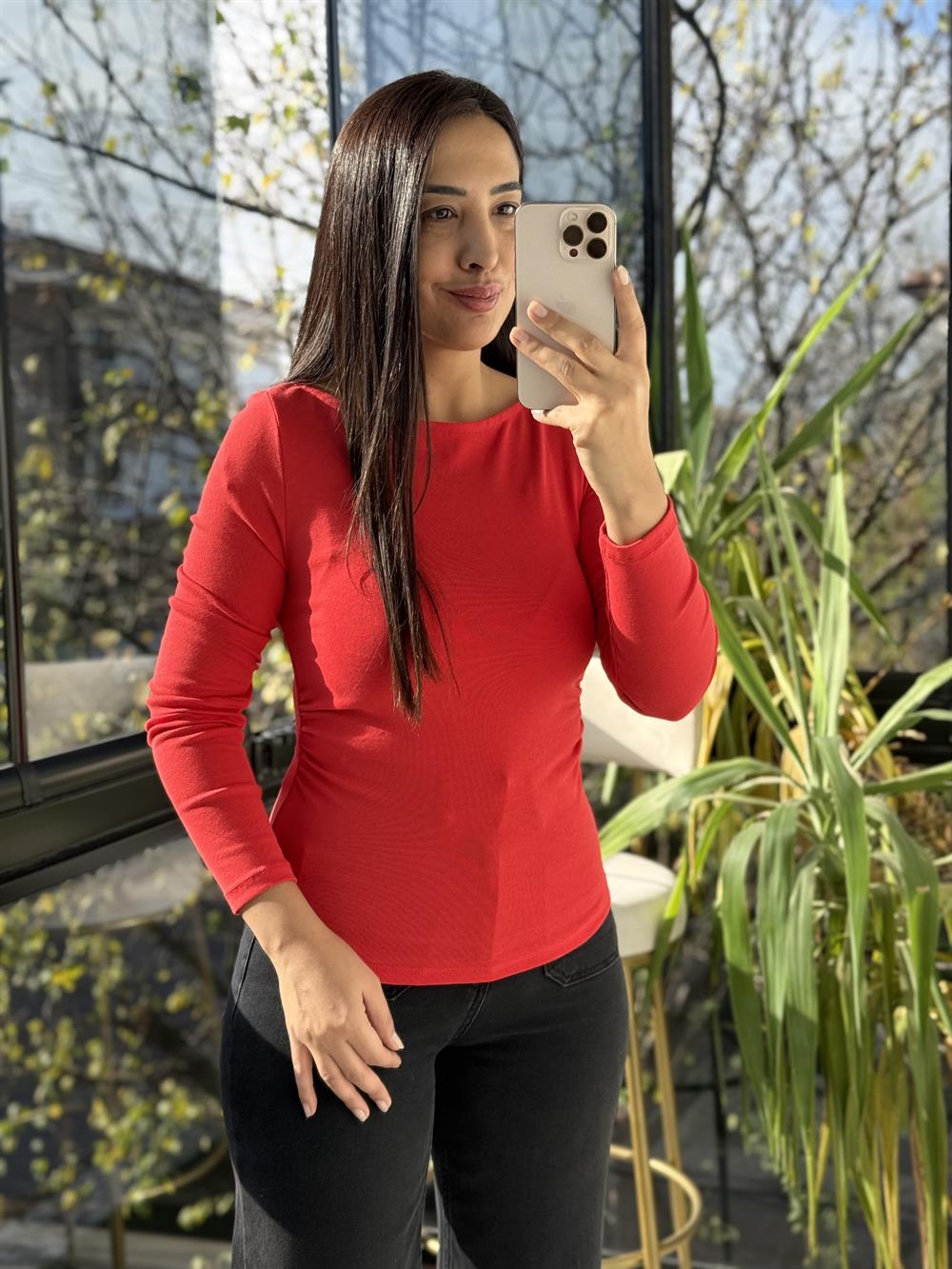 Büzgülü Kayık Yaka Top Bluz Kırmızı