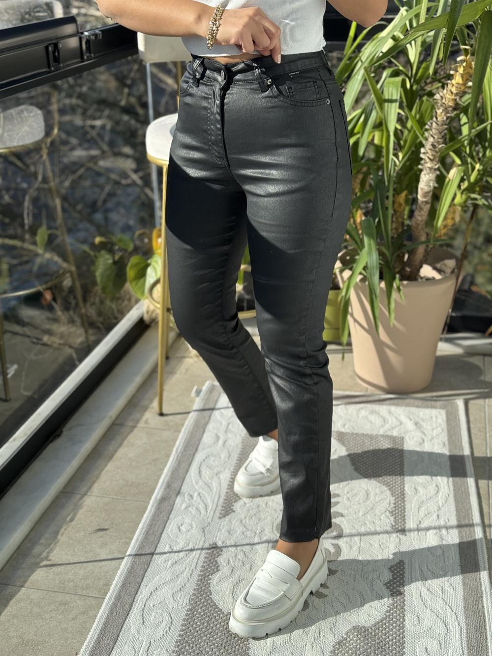 Deri Mum Kaplama Kesik Paça Jean Siyah