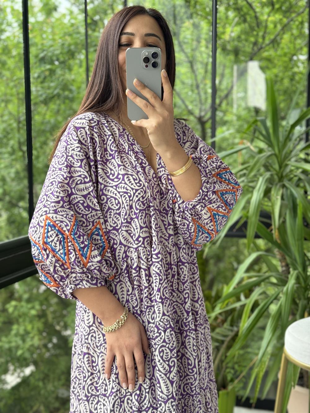 Desen Kol Nakışlı Pamuklu Elbise Mor