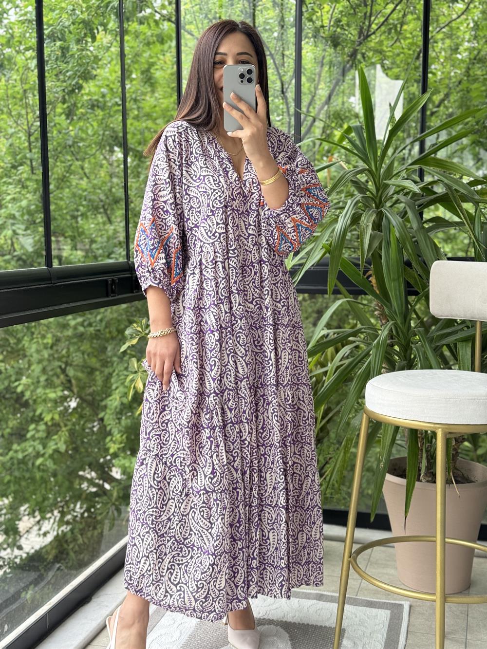 Desen Kol Nakışlı Pamuklu Elbise Mor