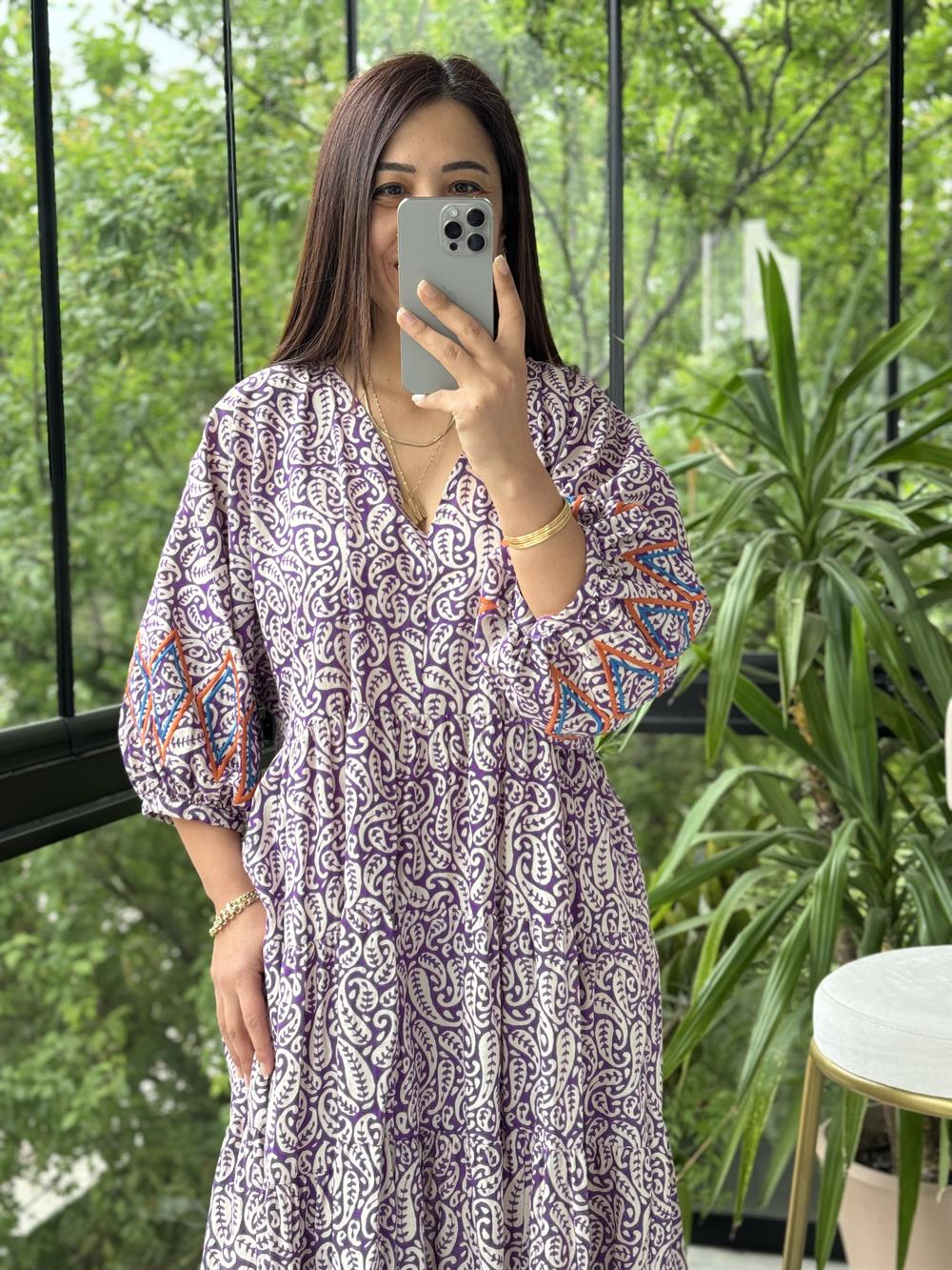 Desen Kol Nakışlı Pamuklu Elbise Mor