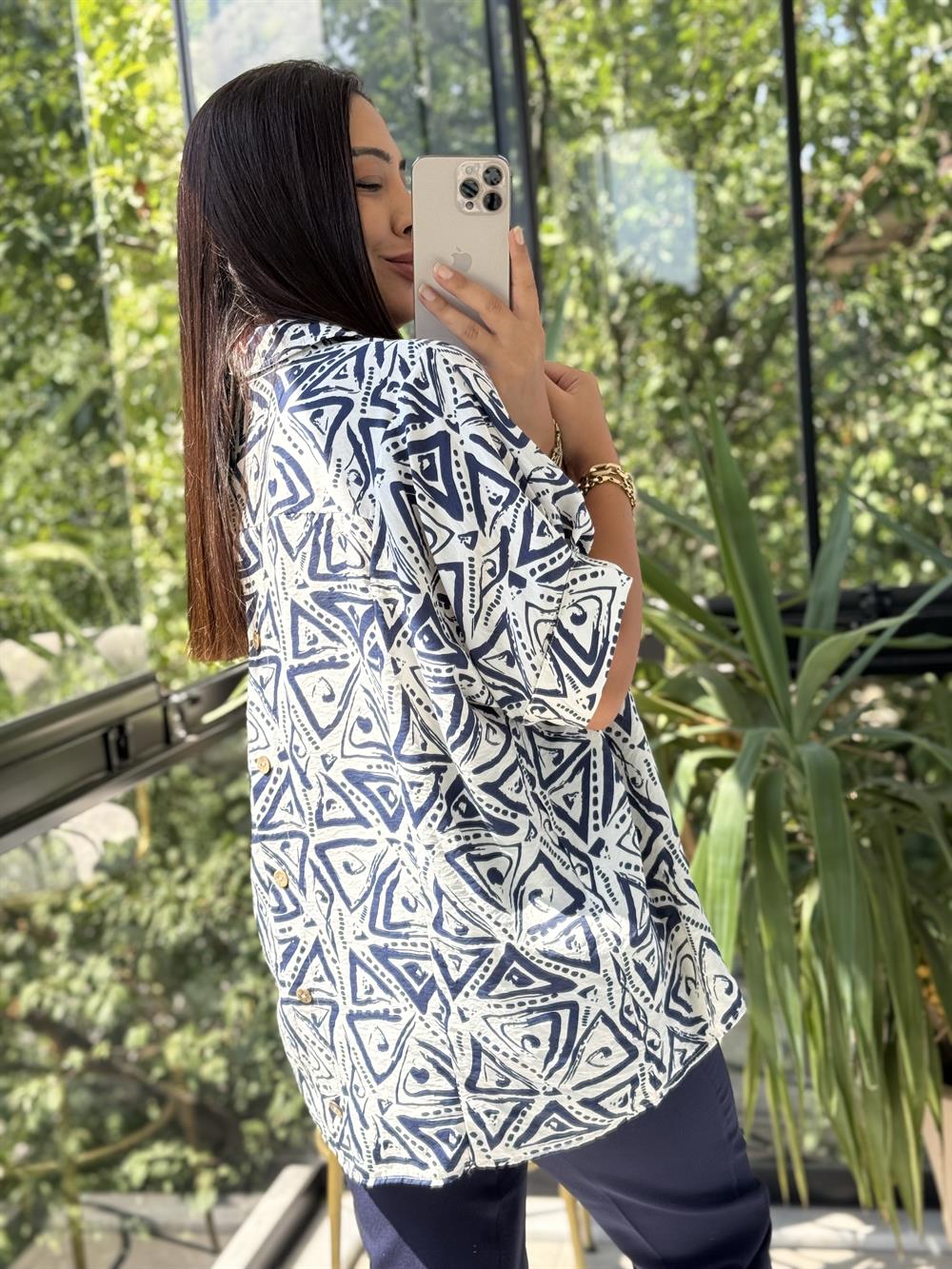 Desenli Arkası Düğmeli Bluz Lacivert