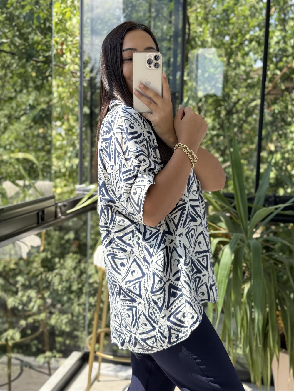 Desenli Arkası Düğmeli Bluz Lacivert