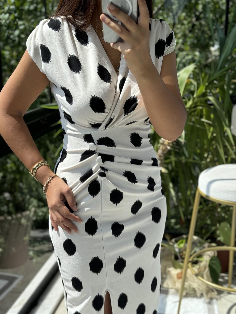 Desenli Düğme Detay Crep Elbise Krem