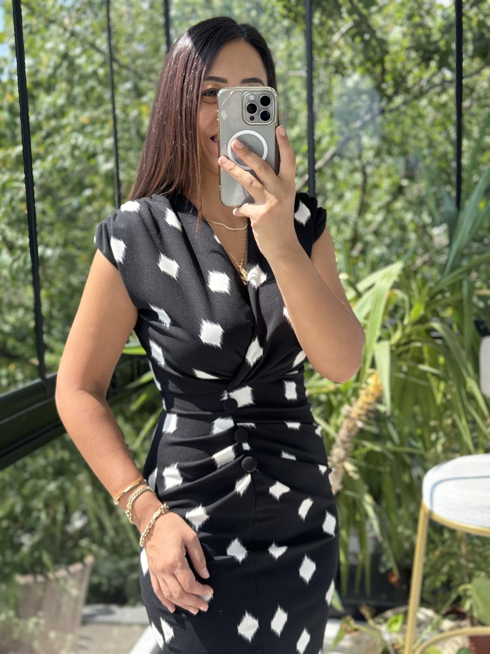 Desenli Düğme Detay Crep Elbise Siyah