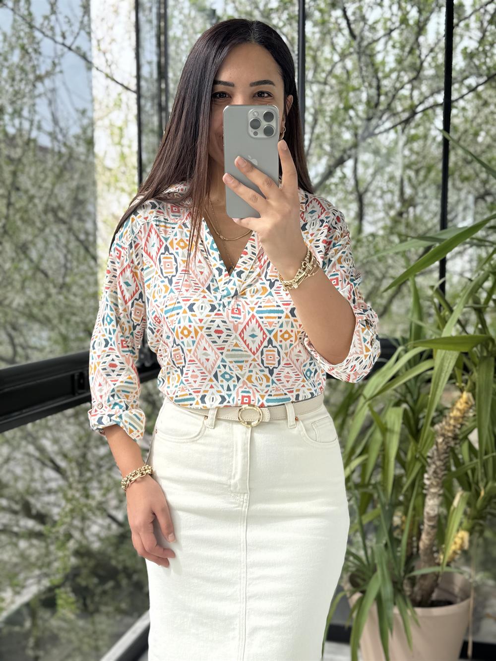 Desenli V yaka Pamuklu Viskon Bluz