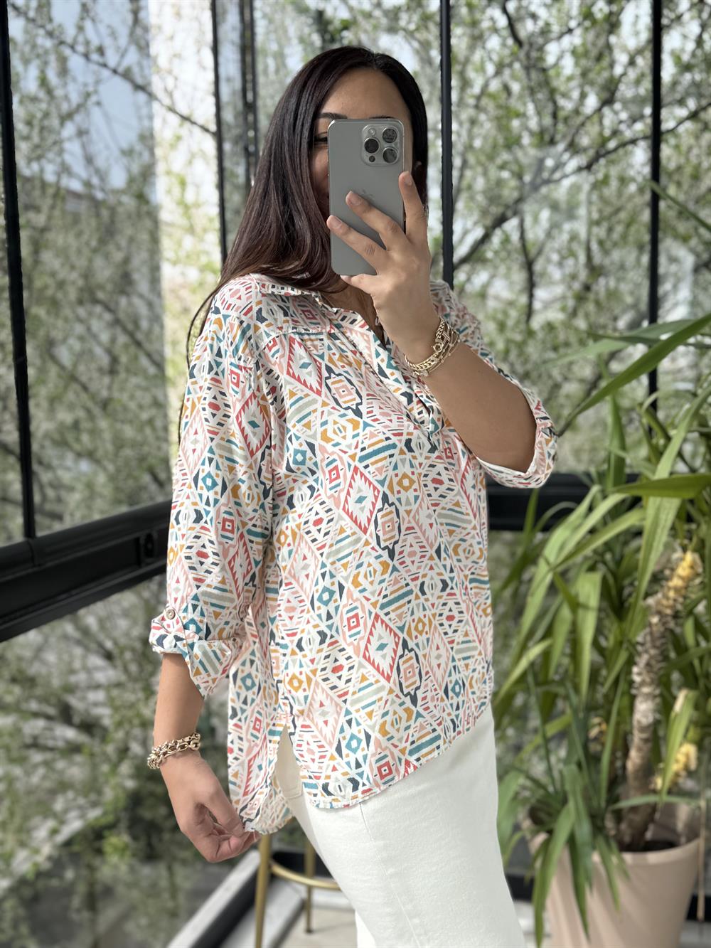 Desenli V yaka Pamuklu Viskon Bluz