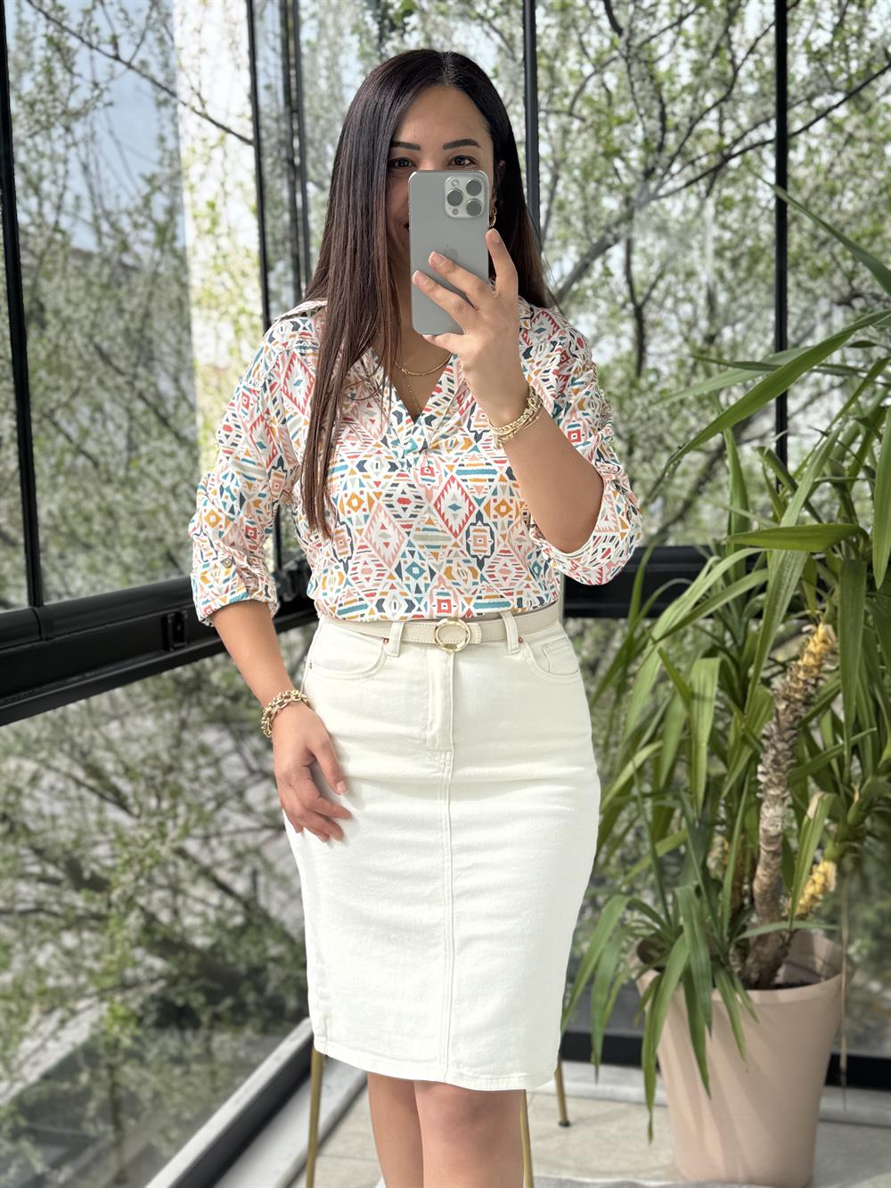 Desenli V yaka Pamuklu Viskon Bluz