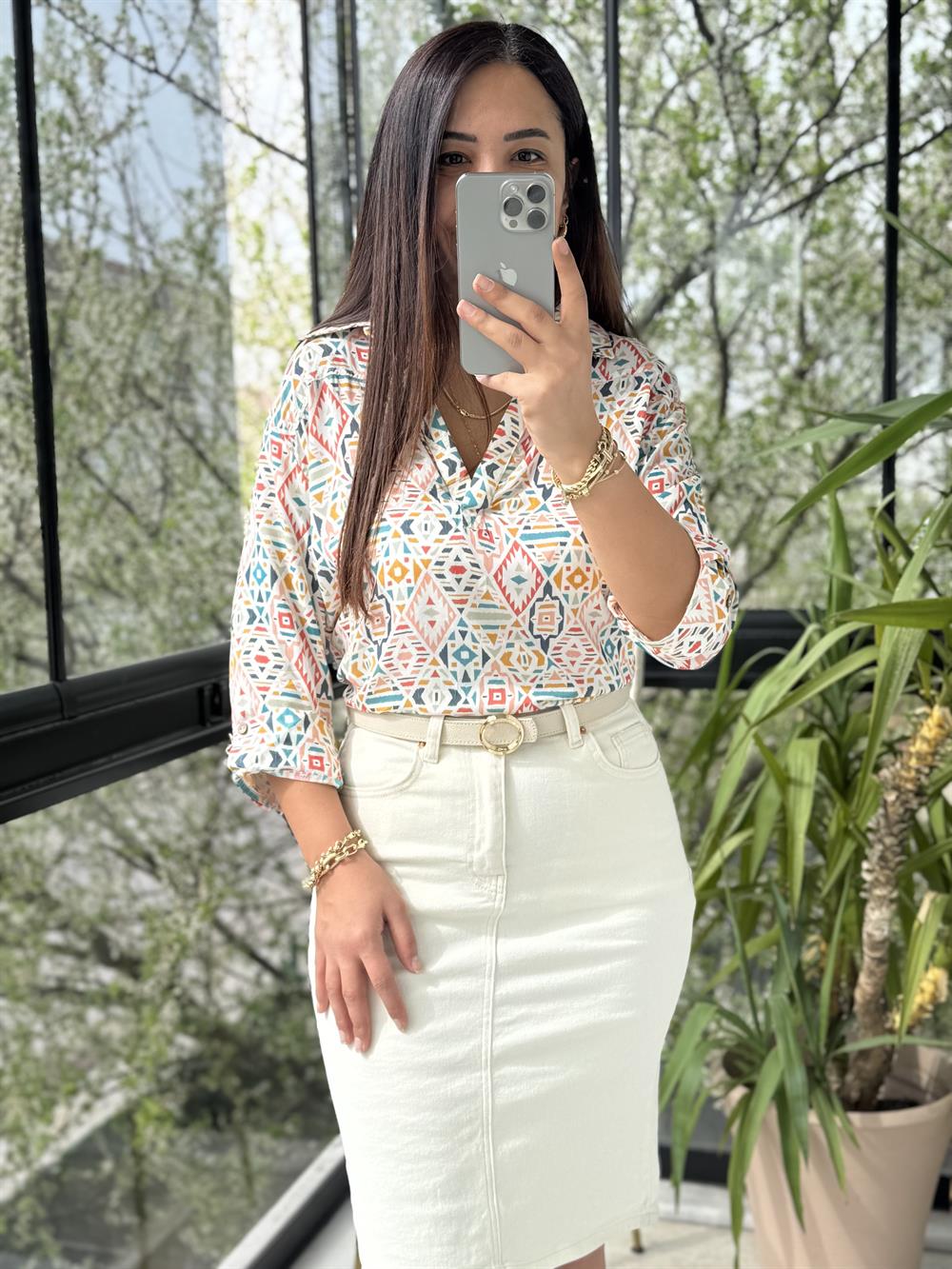 Desenli V yaka Pamuklu Viskon Bluz