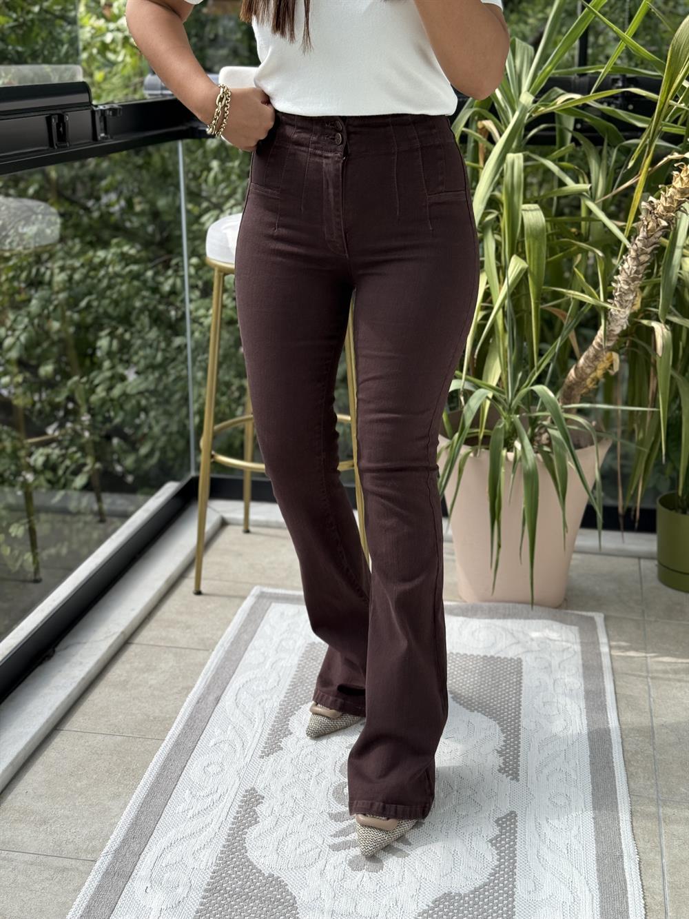 Dikişli Paça Pensli İspanyol Jean Kahve