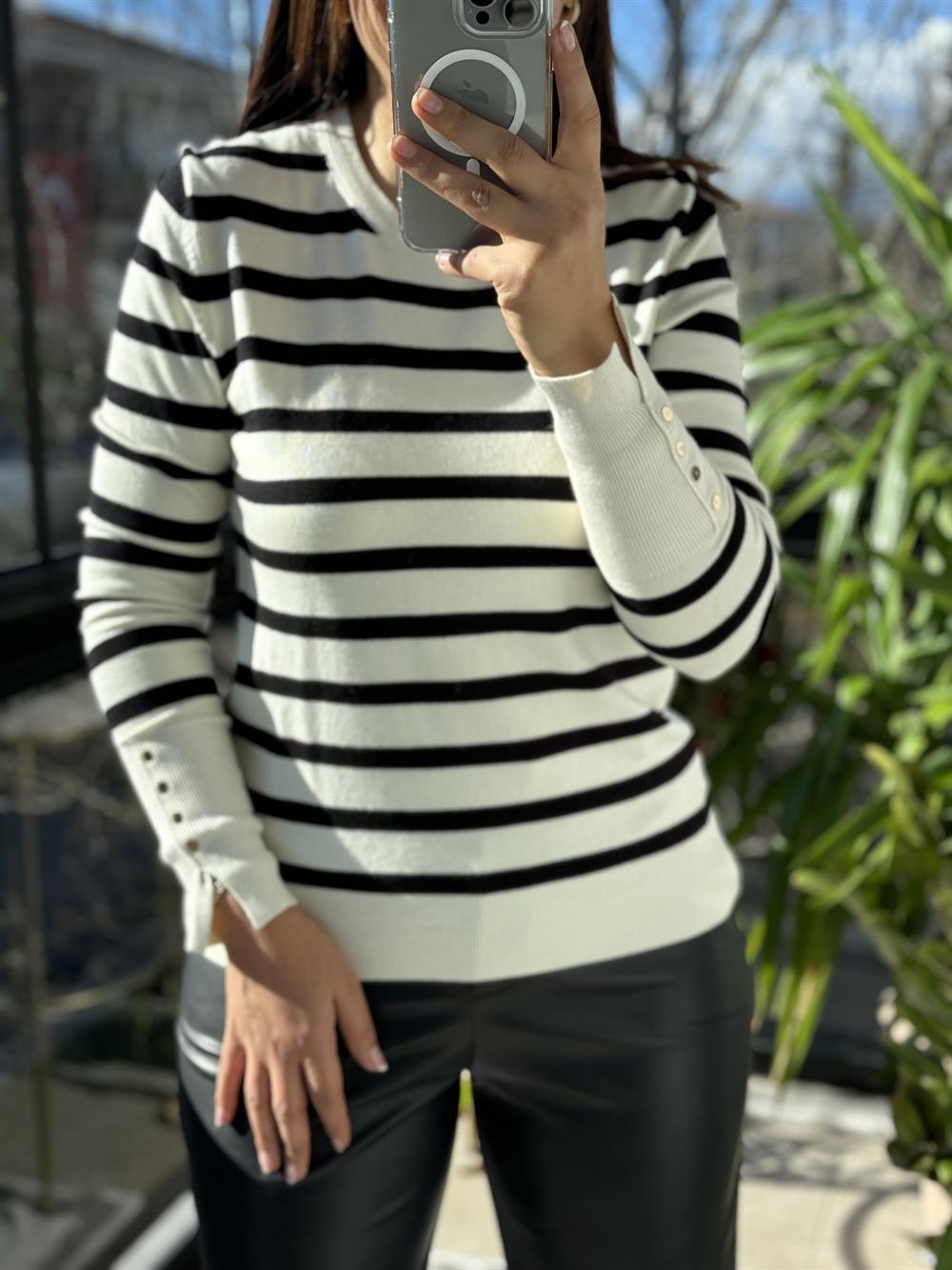 Dilvin Bisiklet Yaka Çizgili Triko Beyaz