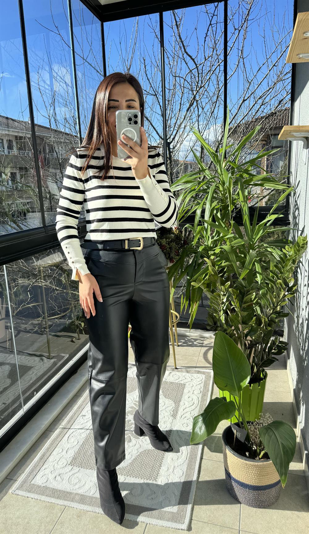 Dilvin Bisiklet Yaka Çizgili Triko Beyaz