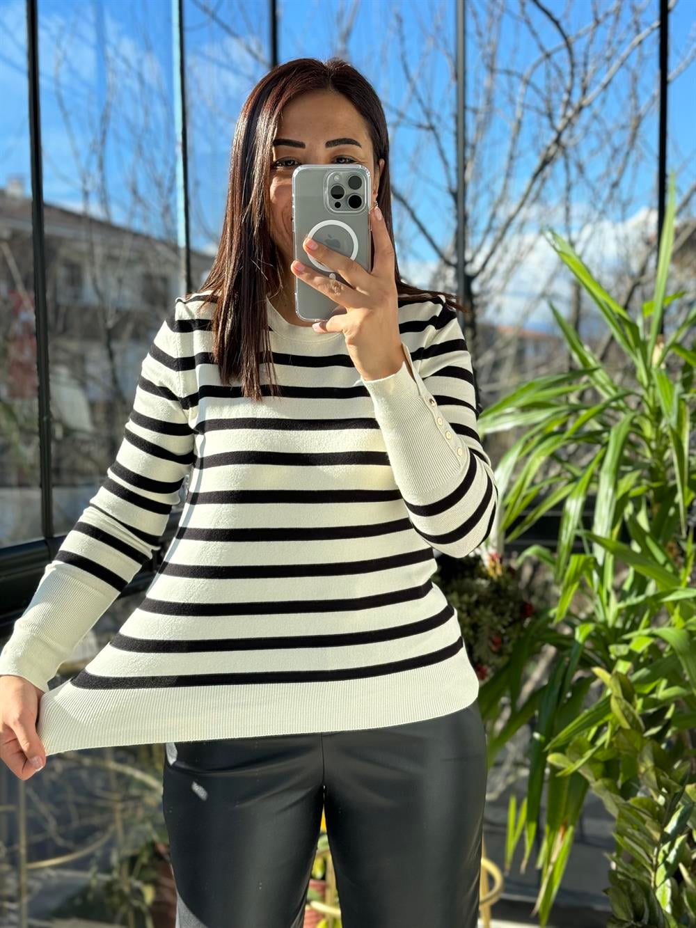 Dilvin Bisiklet Yaka Çizgili Triko Beyaz