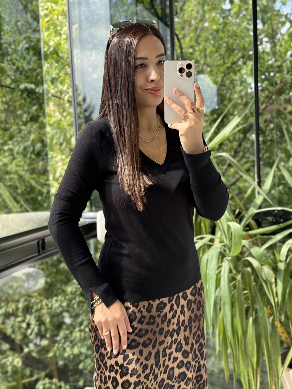 Dilvin V Yaka Kolu Yırtmaçlı Kazak Siyah