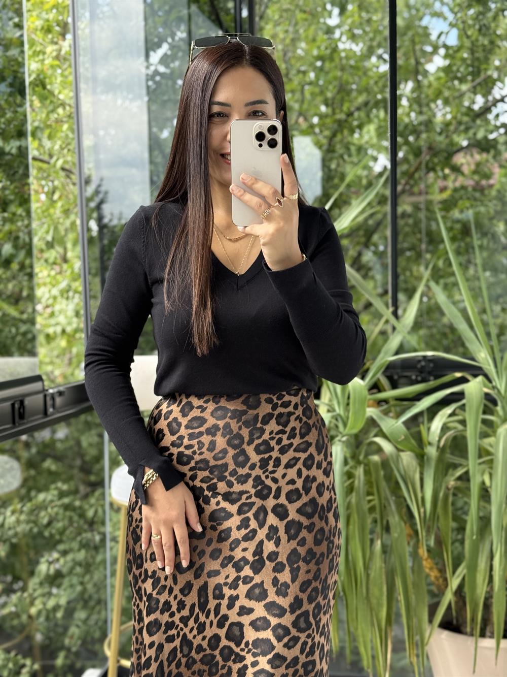 Dilvin V Yaka Kolu Yırtmaçlı Kazak Siyah