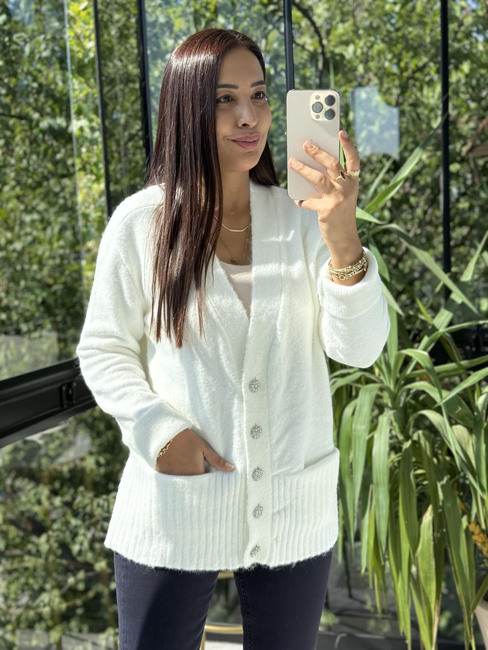 Dilvin V Yaka Taş Düğmeli Cepli Yumuşak Doku Hırka Ekru