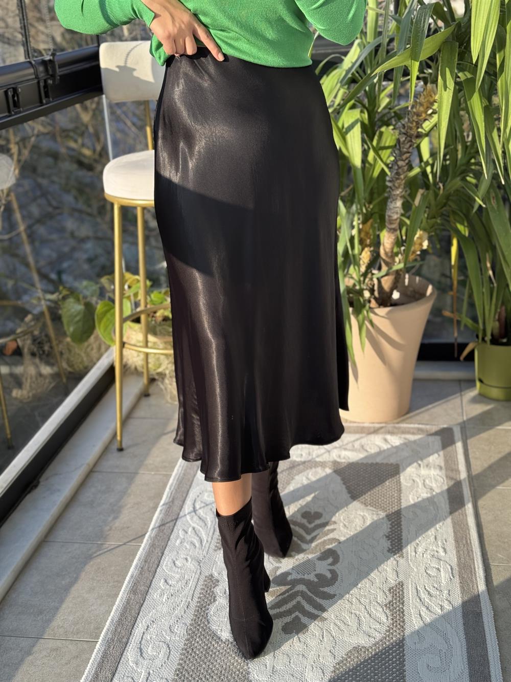 Düz Saten Etek Siyah