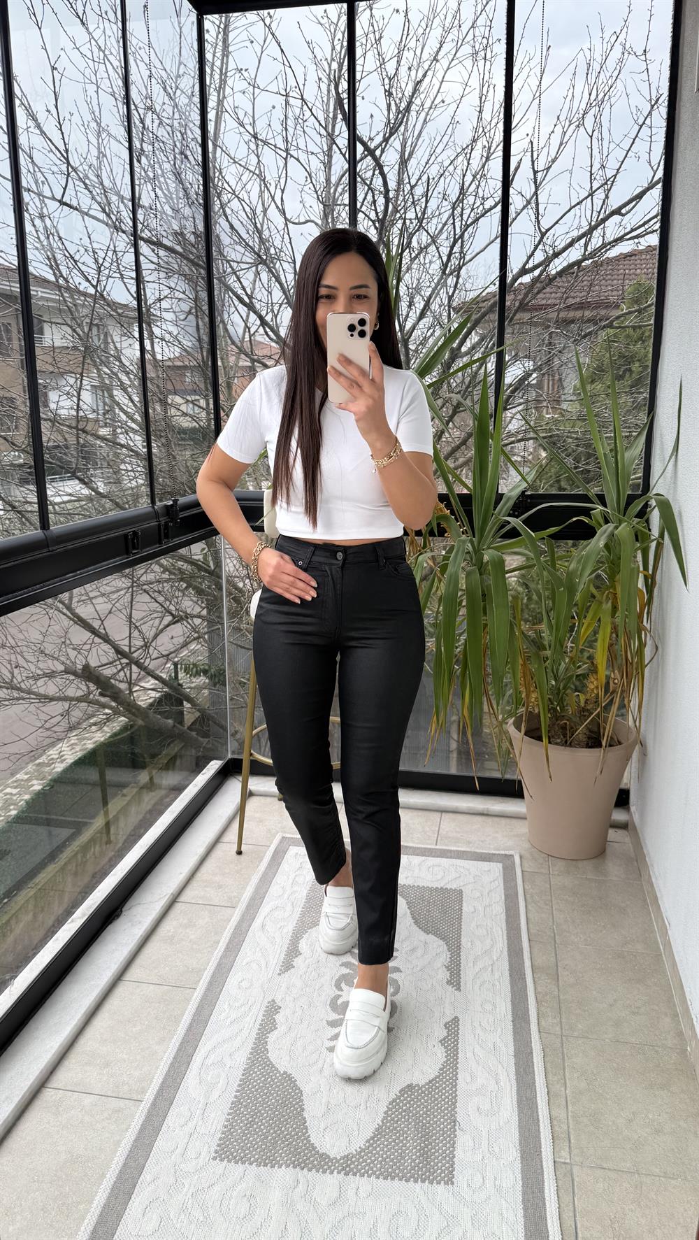 Deri Mum Kaplama Kesik Paça Jean Siyah