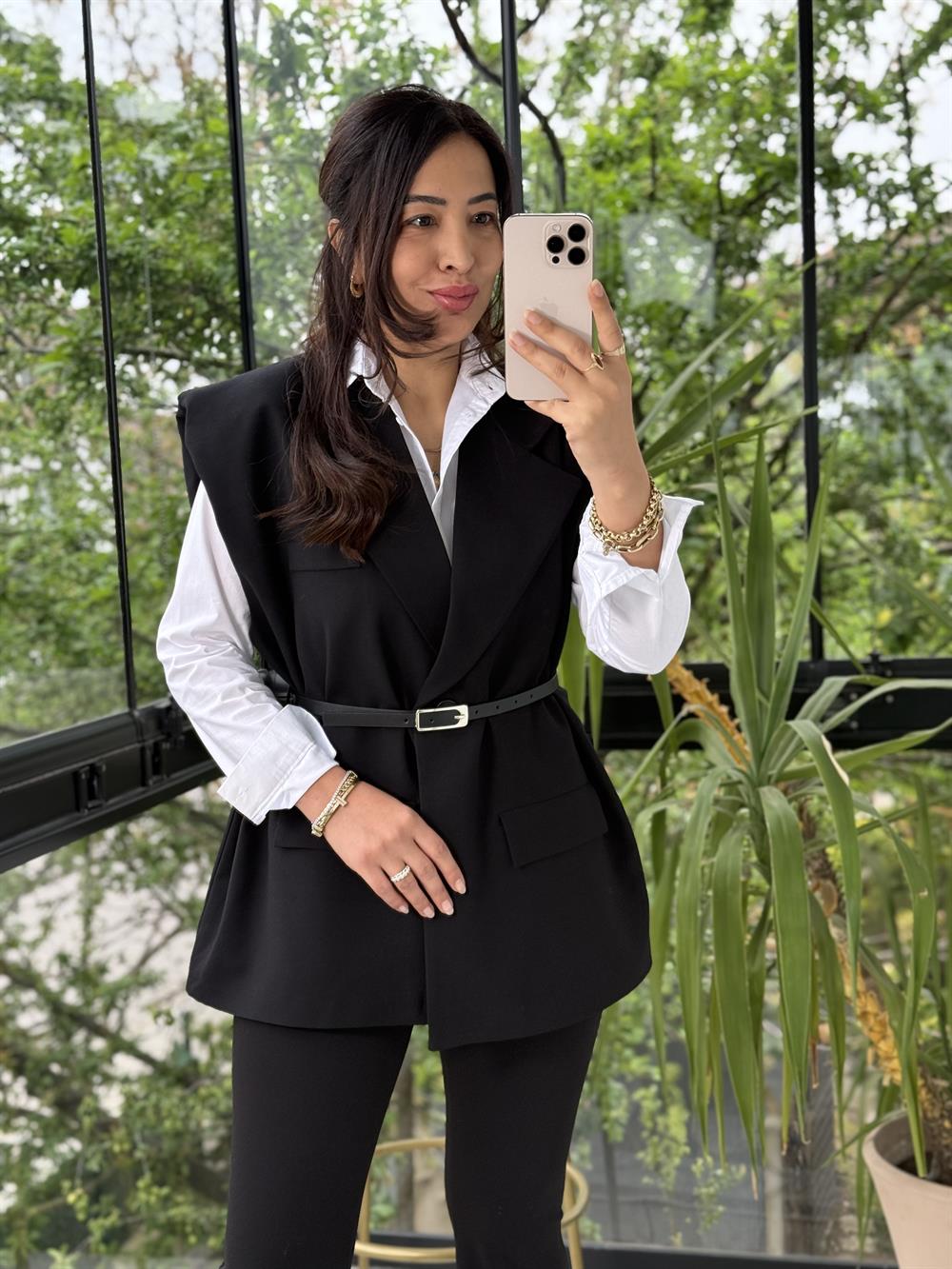 Vatkalı Kemerli Yelek Siyah