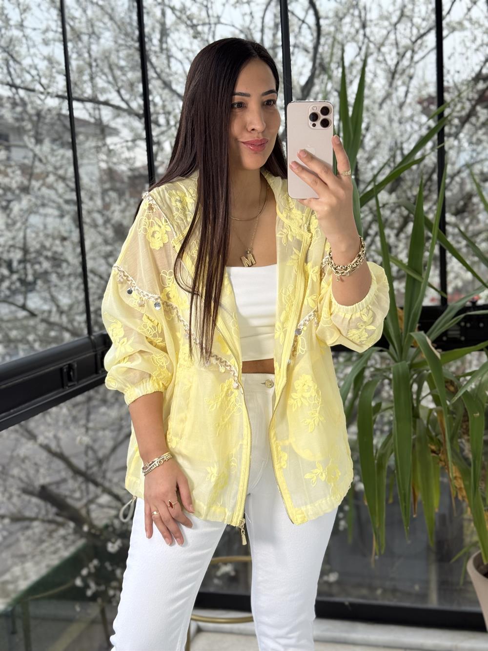 Pullu Nakışlı Ceket Sarı