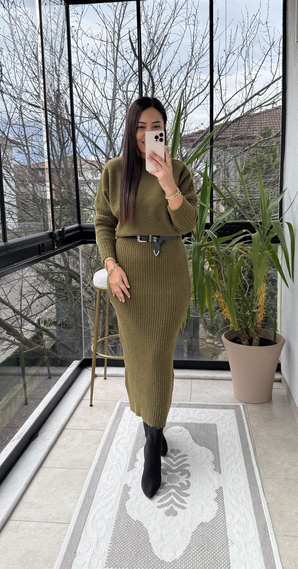 Bisiklet Yaka Yumuşak Dokulu Elbise Haki Yeşili