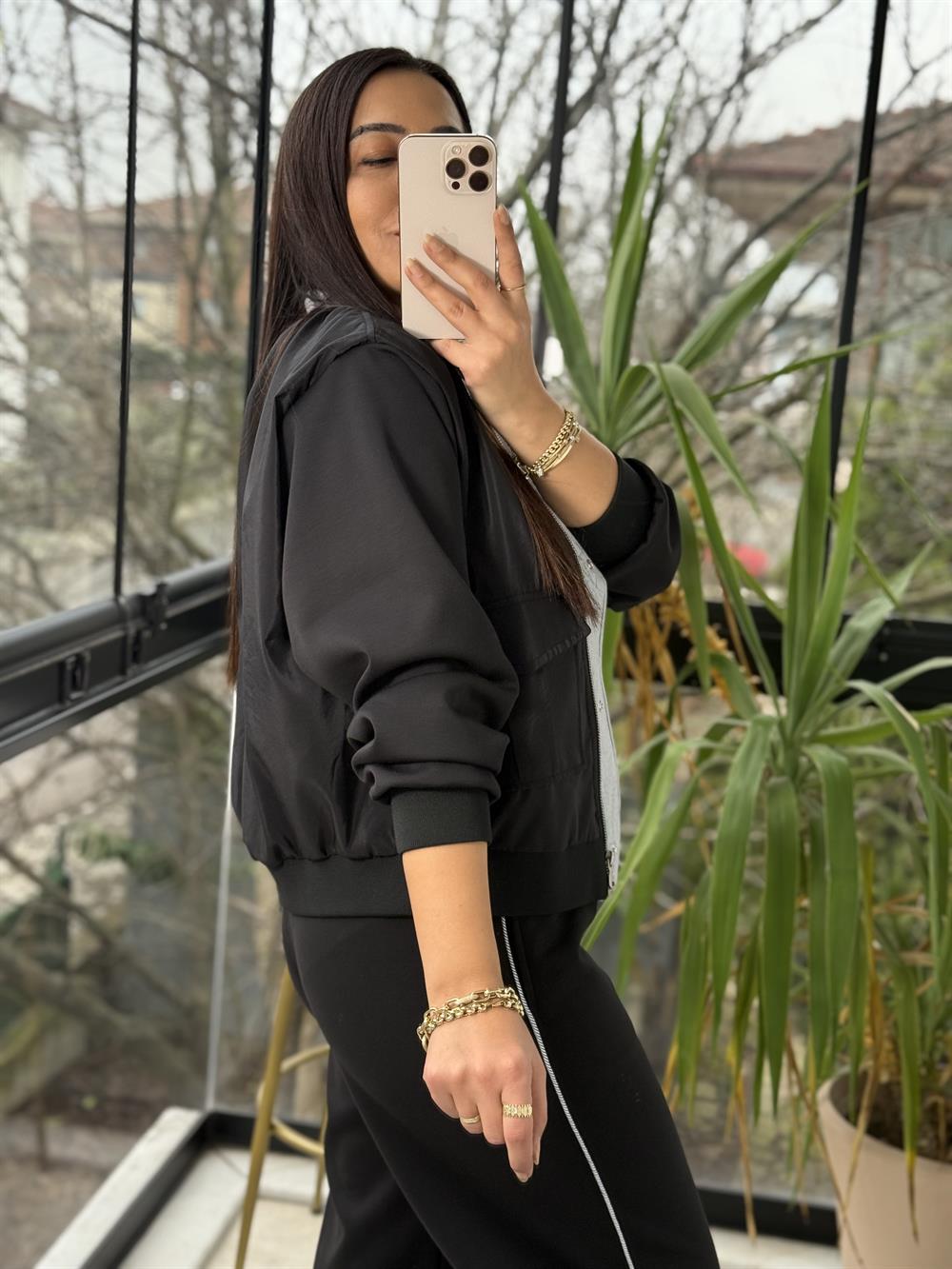 Garnili Çizgili Gömlek Detaylı Takım Siyah