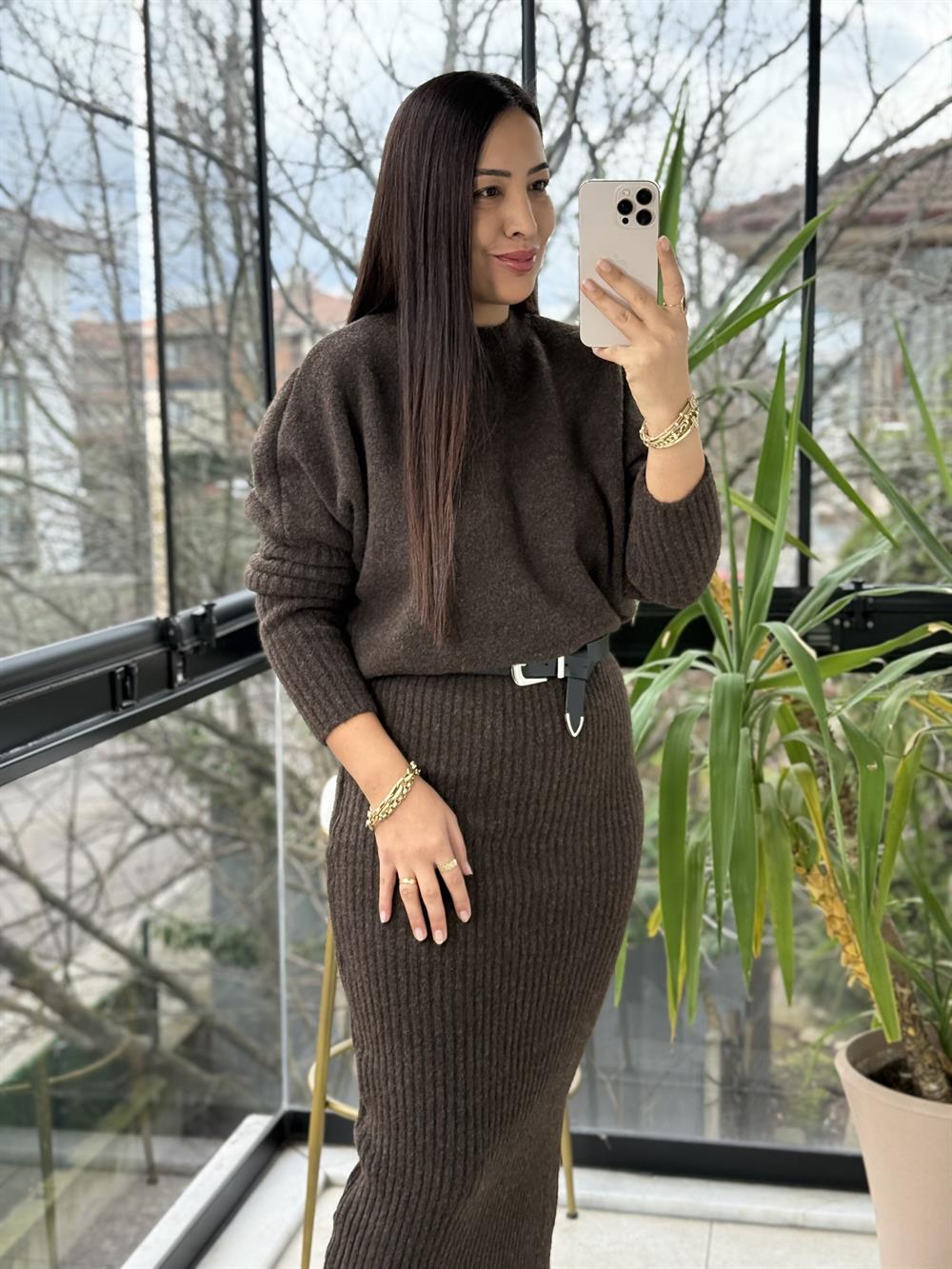 Bisiklet Yaka Yumuşak Dokulu Elbise Koyu Kahve