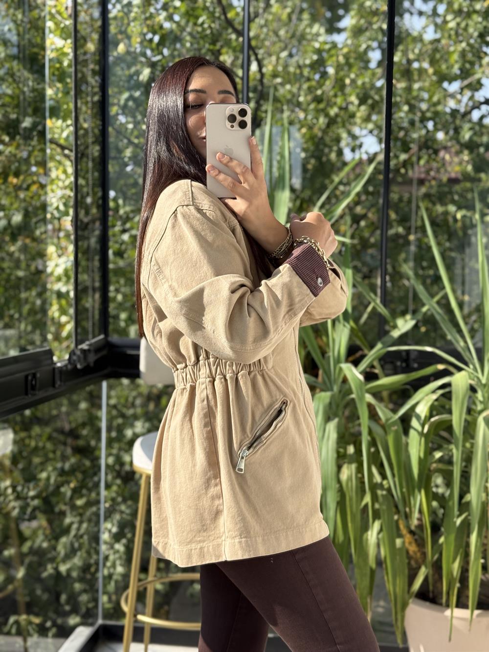 Kadife Detaylı Fermuarlı Kot Ceket Camel