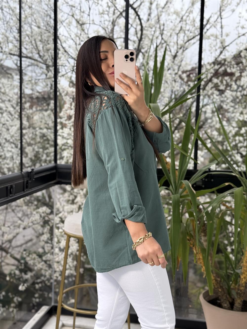 Omuz Dantel Detaylı Natural Gömlek Petrol