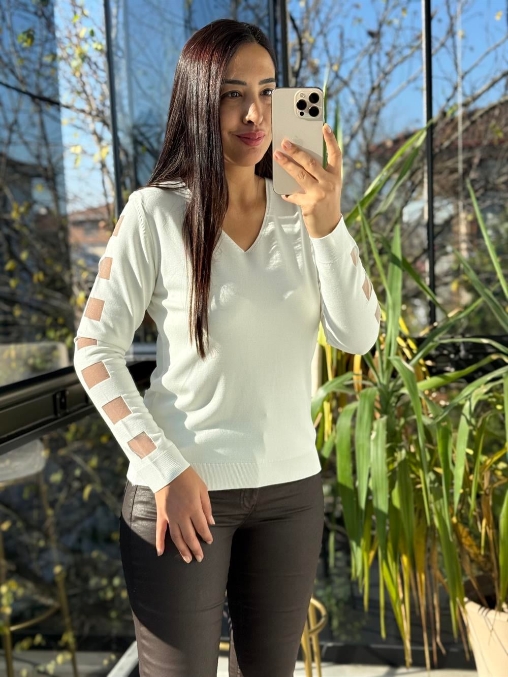 V Yaka Kolları Küp Detay Merserize Ekru