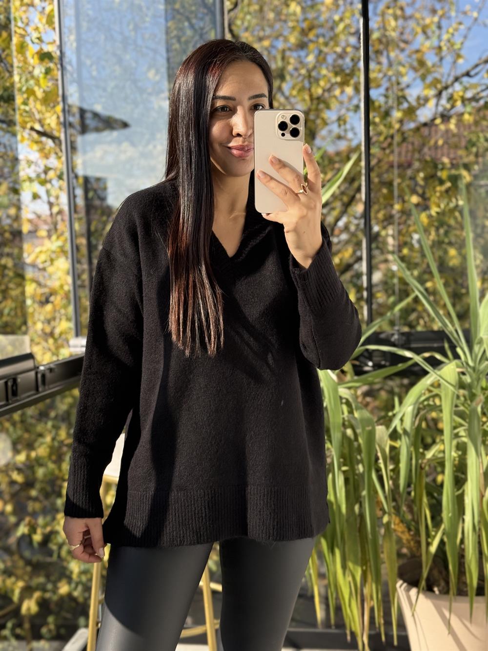 V Yaka Basic Kazak Siyah