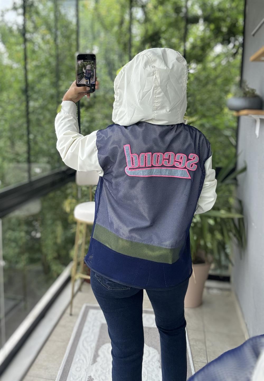 Fileli Yağmurluk Beyaz