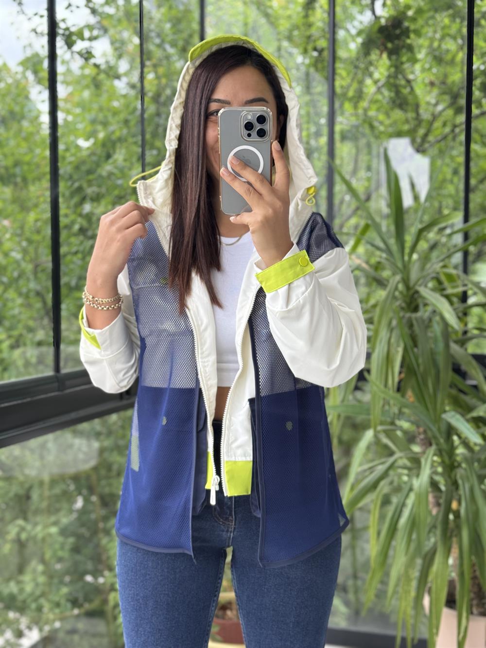 Fileli Yağmurluk Beyaz