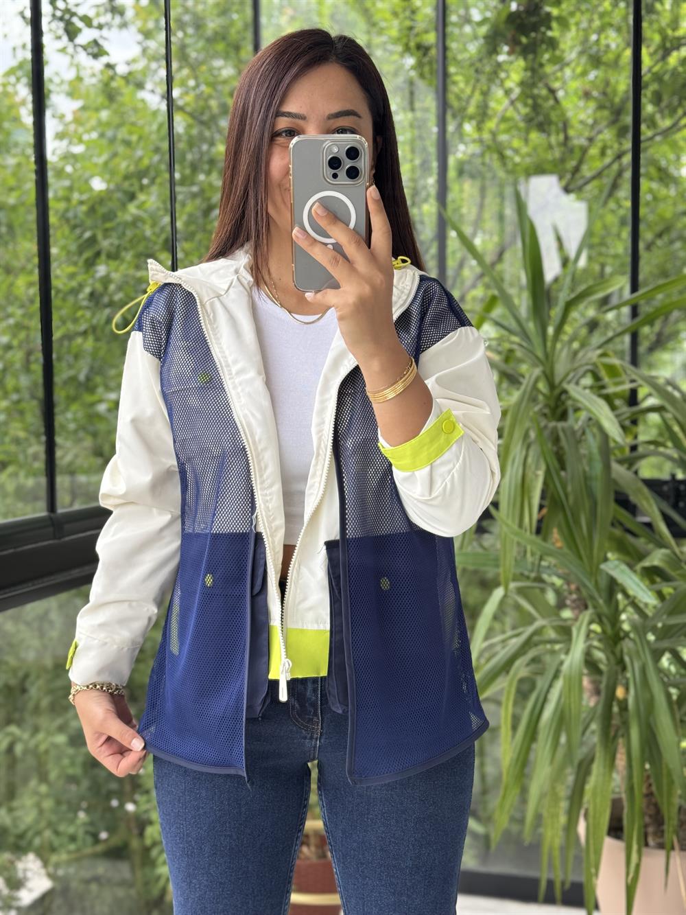 Fileli Yağmurluk Beyaz