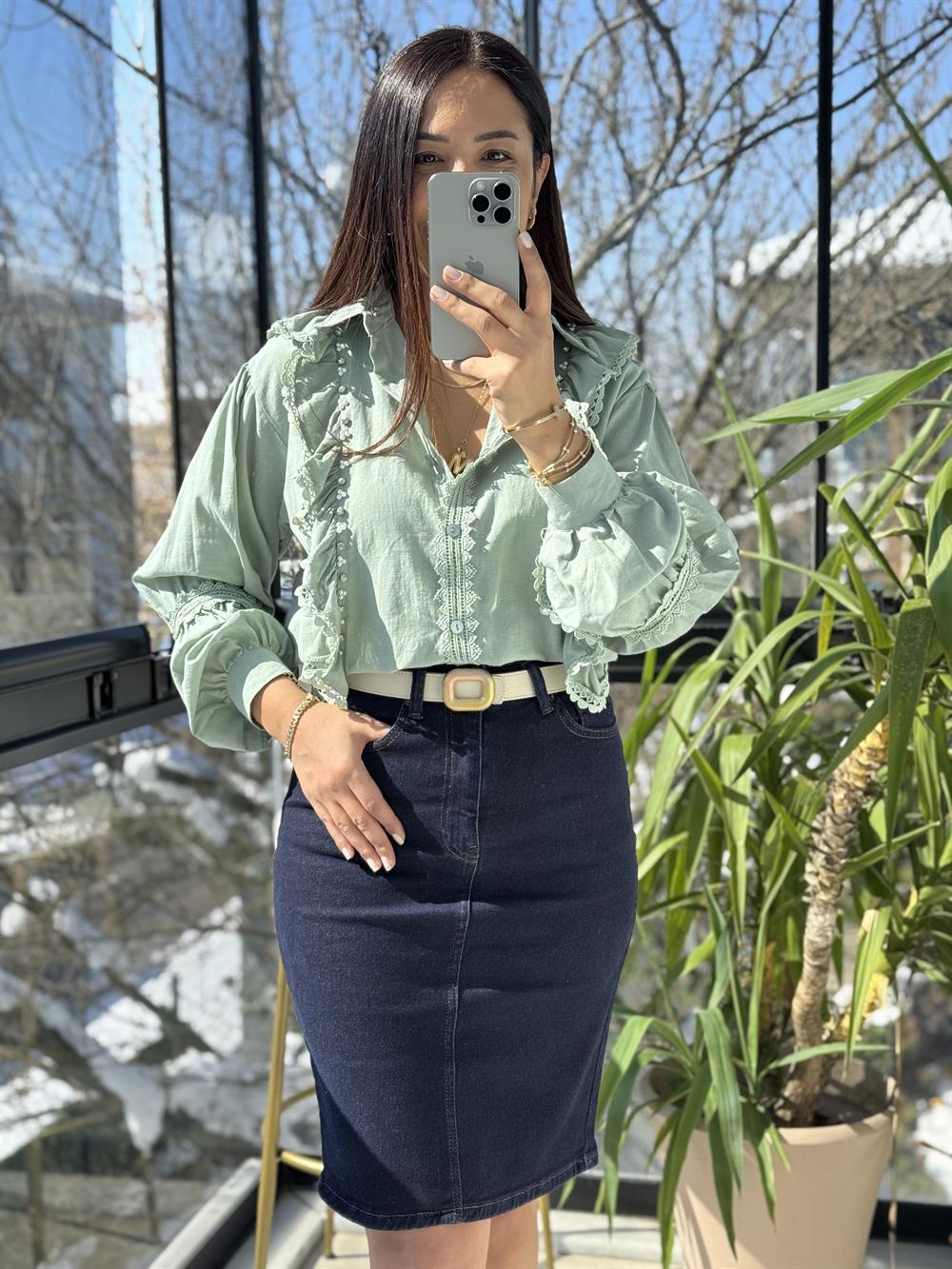 Fırfırlı Taş Detaylı Gömlek Yeşil