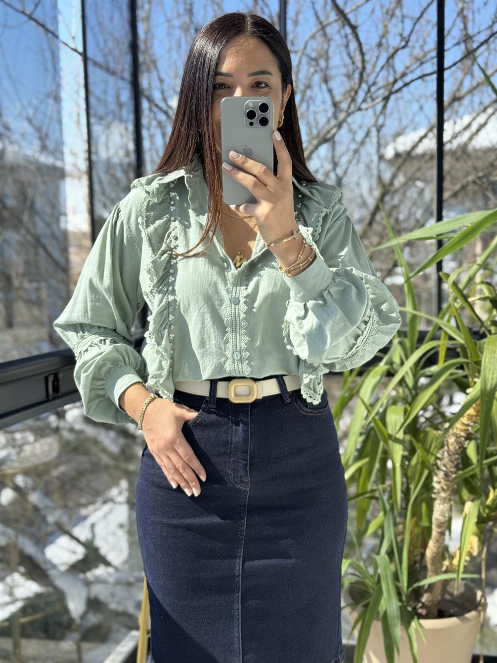 Fırfırlı Taş Detaylı Gömlek Yeşil