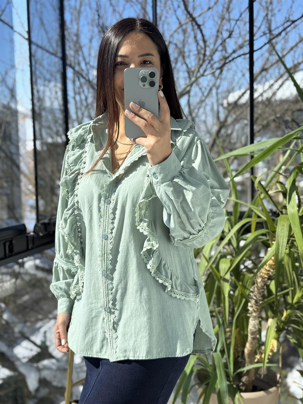 Fırfırlı Taş Detaylı Gömlek Yeşil