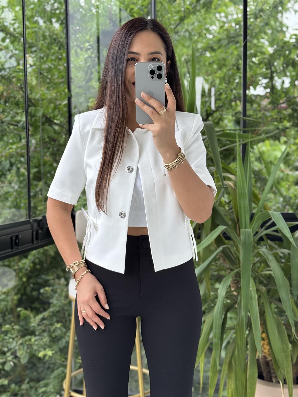 Fiyonk Detaylı Kısa Kol Blazer Beyaz