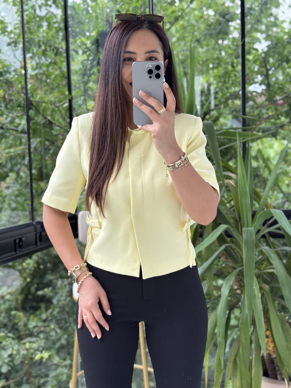 Fiyonk Detaylı Kısa Kol Blazer Sarı