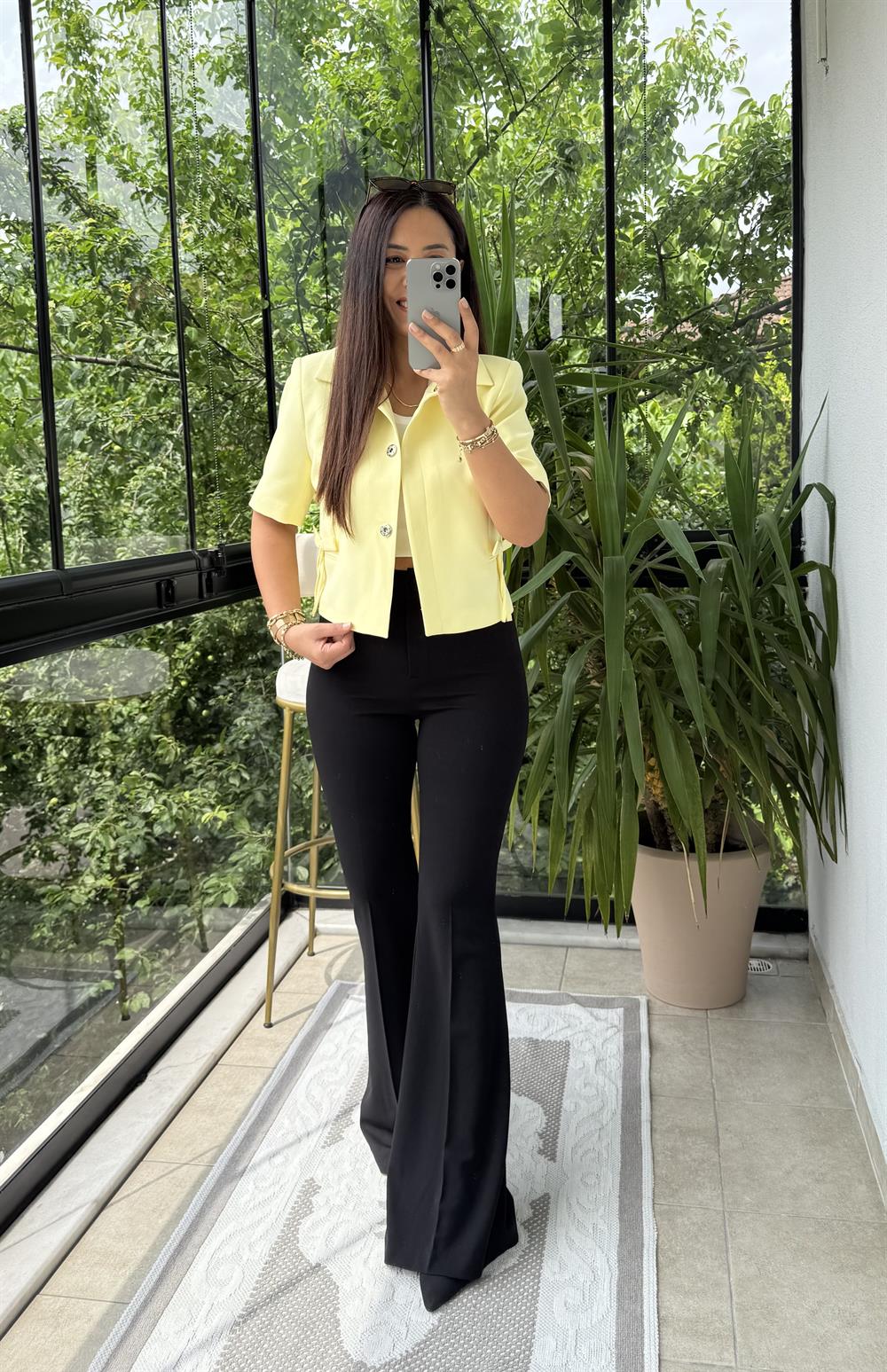 Fiyonk Detaylı Kısa Kol Blazer Sarı