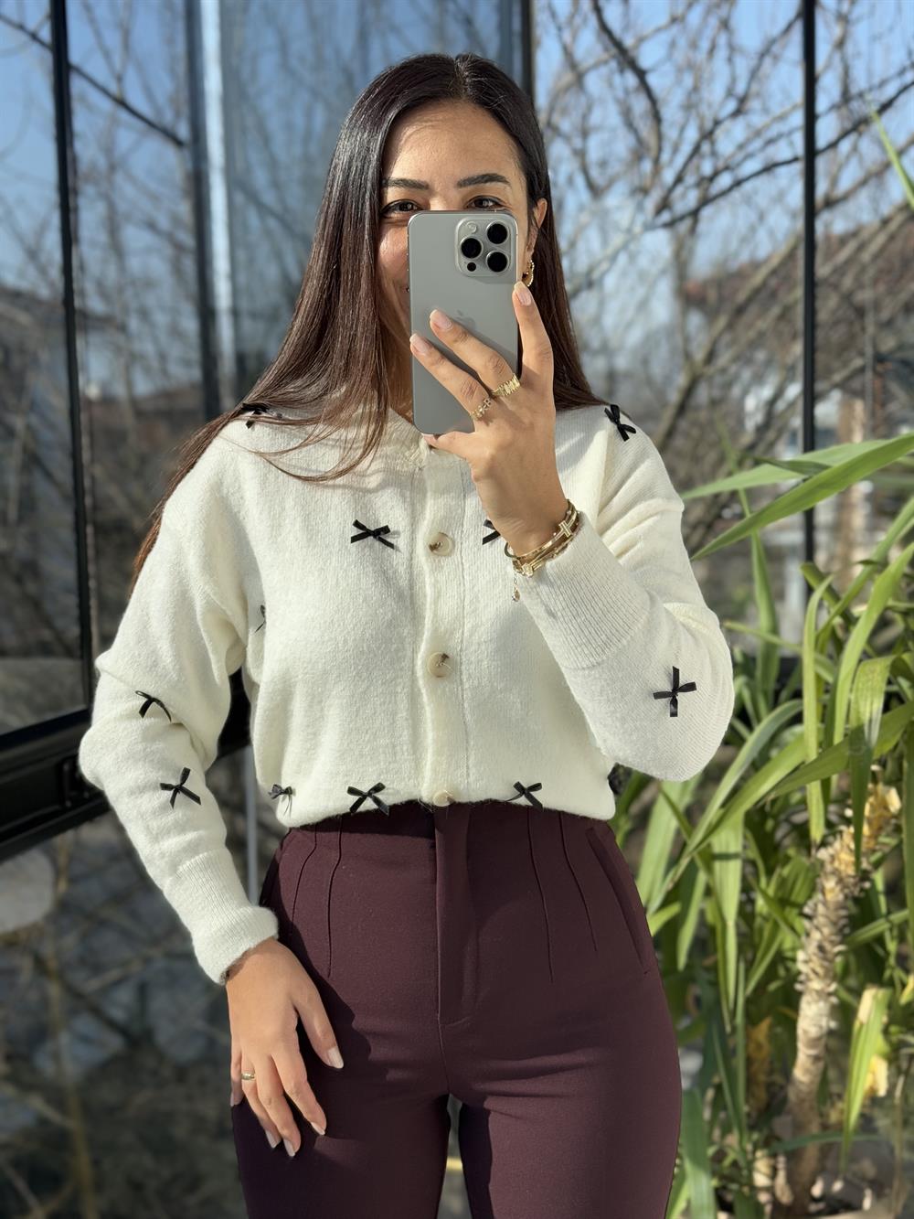 Fiyonklu Hırka Krem