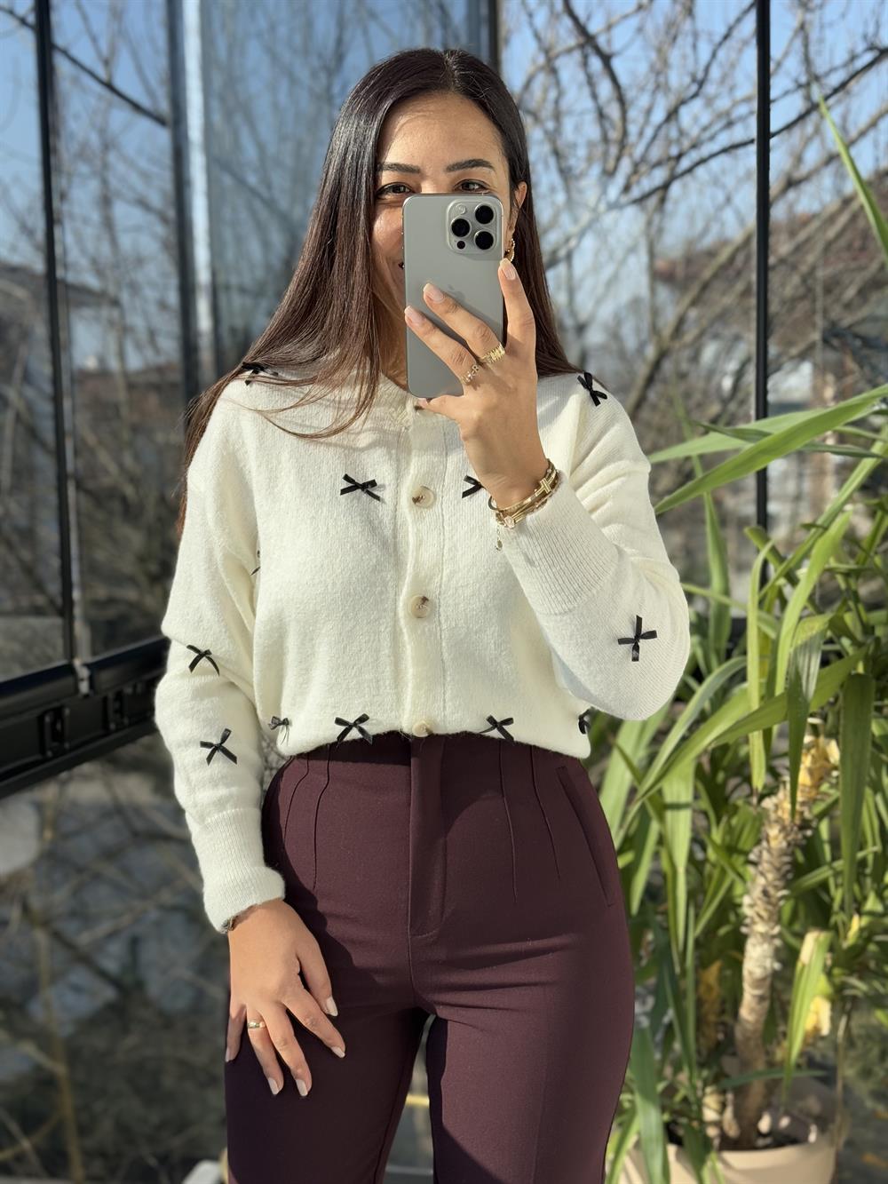 Fiyonklu Hırka Krem