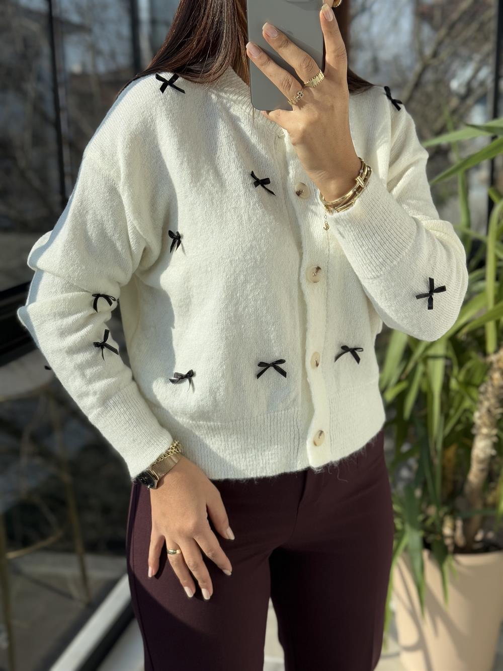 Fiyonklu Hırka Krem