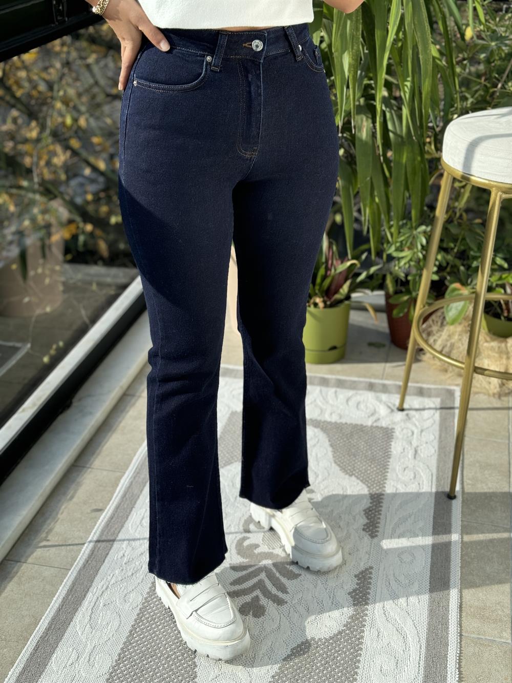 Flare İspanyol Dikişsiz Paça Mom Fit Jean Koyu Lacivert