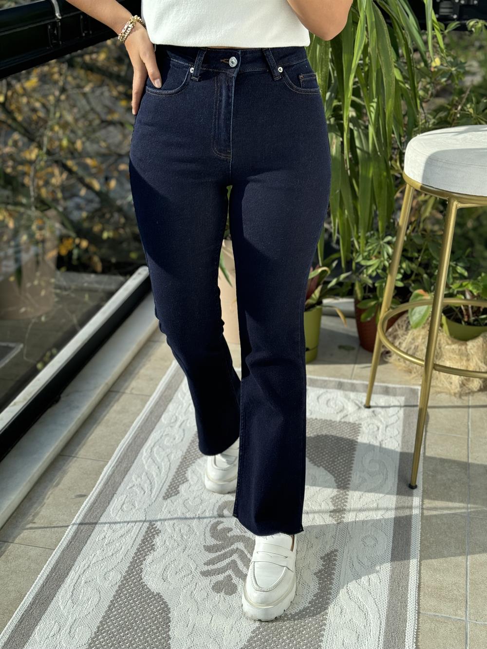 Flare İspanyol Dikişsiz Paça Mom Fit Jean Koyu Lacivert