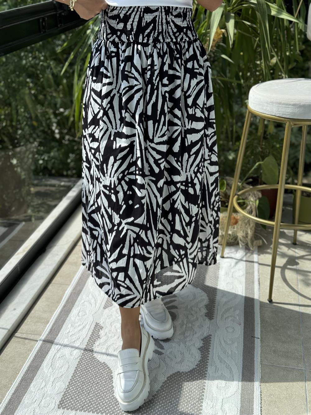 Geniş Lastikli Etek Siyah