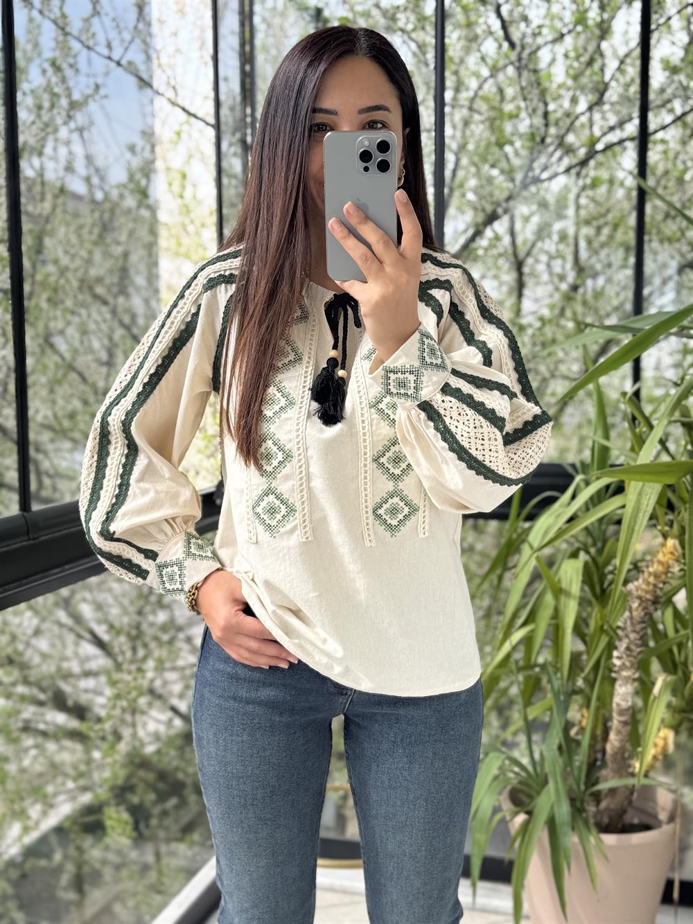 Geometrik Desen İşlemeli Bluz Yeşil