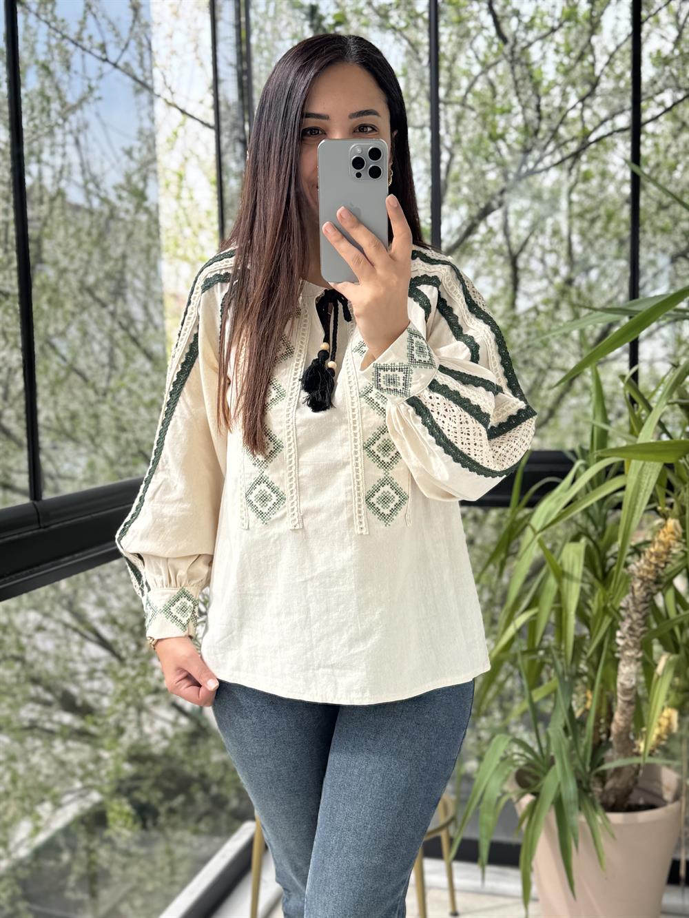 Geometrik Desen İşlemeli Bluz Yeşil