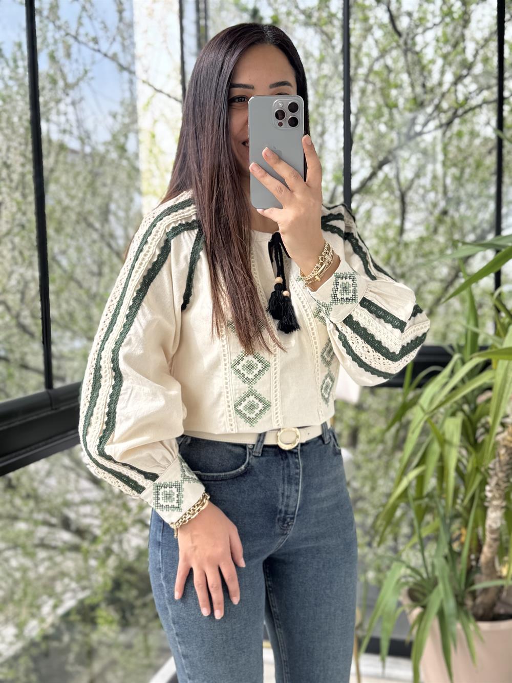 Geometrik Desen İşlemeli Bluz Yeşil